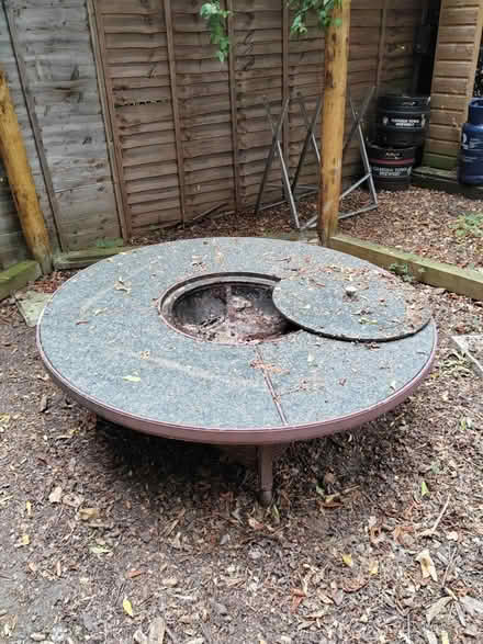 Photo of free Firepit and chairs (Winnersh RG41) #1