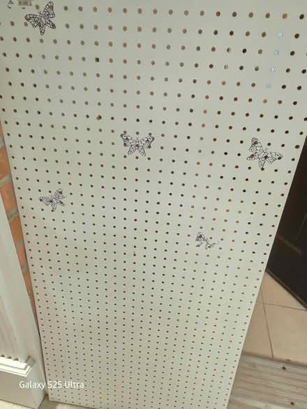 Photo of free Pts and pans crutches wall deco etc (Belle mead nj off route 206) #2