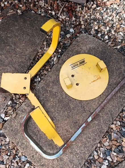 Photo of free Maypole wheelclamp (RG4) #2
