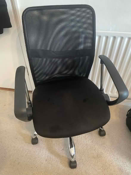 Photo of free Office desk and chair (Island Gardens E14) #2