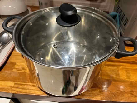 Photo of free Large stock pot (CB4 High St Chesterton) #1