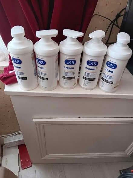 Photo of free E45 cream (LU1 Luton parktown) #1