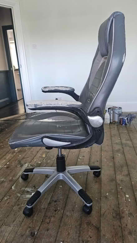 Photo of free Office/Gaming chair (Wallington SM6) #2