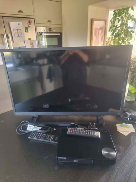 Photo of free LCD TV and DVD Player (Great Strickland CA10) #1