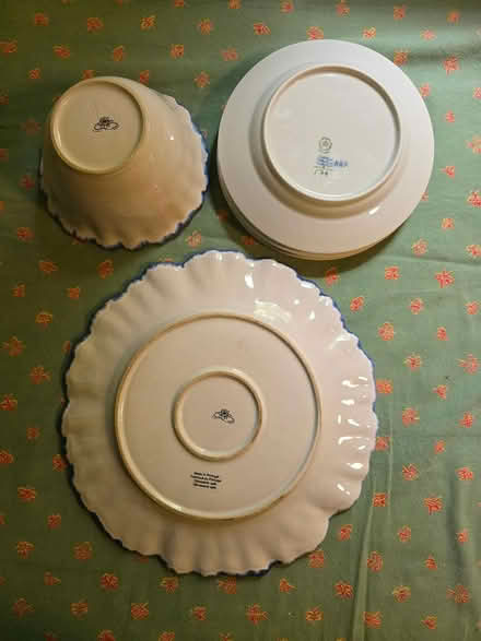 Photo of free White w/ Blue Dishes (West 7th) #2