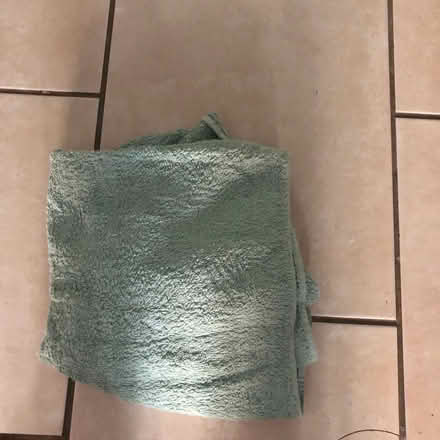 Photo of free Green hand towel (Westbury Wilts BA13) #1