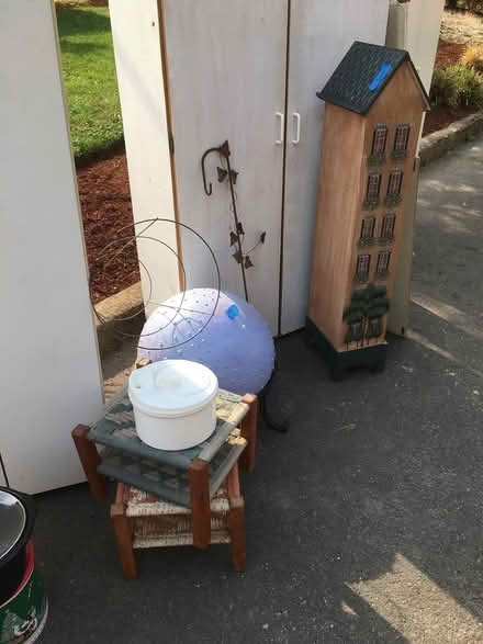 Photo of free Wood cabinets (Keizer Terrace green) #4