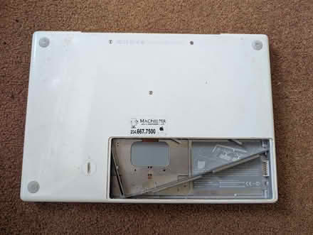 Photo of free Old MacBook A1181 for spares /repair (Mold CH7) #3