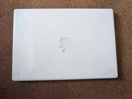 Photo of free Old MacBook A1181 for spares /repair (Mold CH7) #2