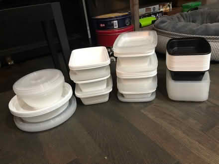 Photo of free 50 takeout containers various sizes (North York) #1