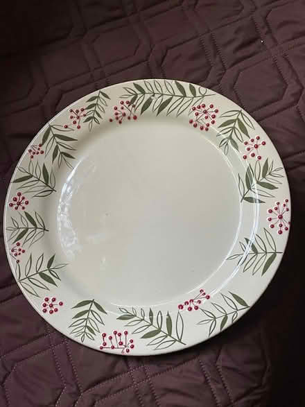 Photo of free Large Decorative Plate (Laytonsville) #1