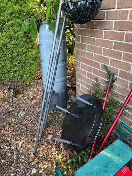 Photo of free Tripod bbq rack /fire pit (Queens Park BH8) #1