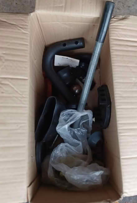 Photo of free Box of assorted towing/caravan bits and Bob's. (Kilbarchan PA10) #1
