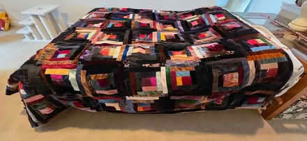 Photo of free Vintage log-cabin quilt (Burien) #2