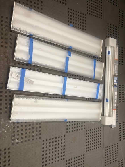 Photo of free 4 fluorescent light fixtures +bulbs (Coventry, 23693) #1