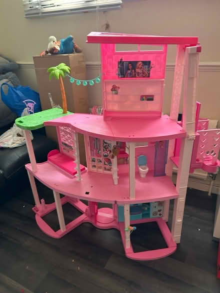 Photo of free Barbie toy set (Clapham Common SW4) #1