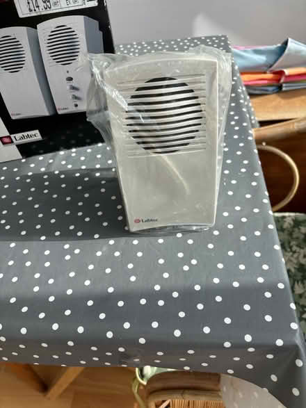 Photo of free Pair of computer speakers (Seaside BN22) #3