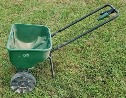 Photo of free Scotts SpeedyGreen Lawn Hopper (Front Royal) #2
