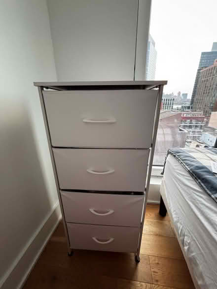 Photo of free Dressers for immediate giveaway (Astoria (Hallett’s Cove)) #2