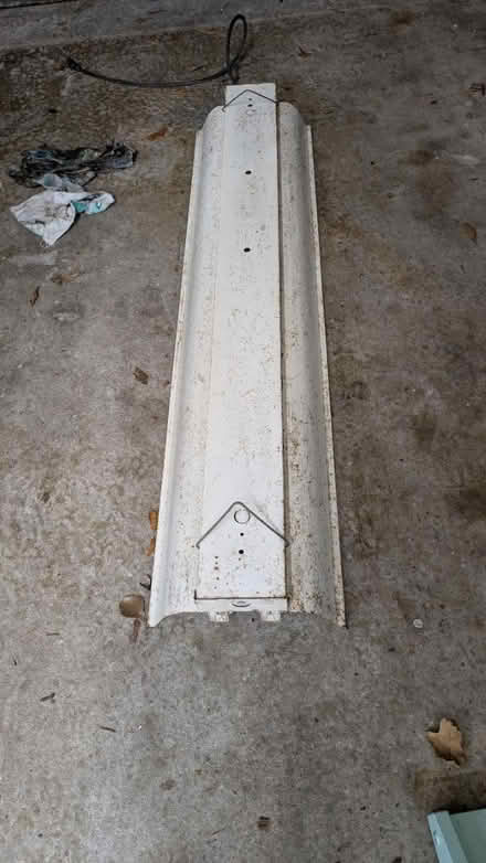 Photo of free Lighting fixture (Spring Branch West) #1