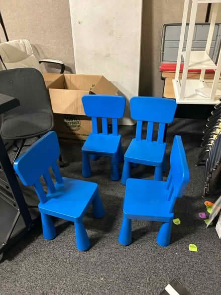 Photo of free Kiddie chairs (Beverly Grove in Los Angeles) #1