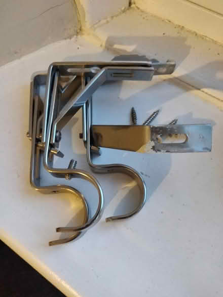 Photo of free Metal curtain rail with fixings (Liphook GU30) #3