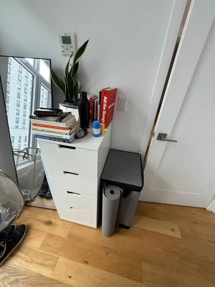 Photo of free Dressers for immediate giveaway (Astoria (Hallett’s Cove)) #3