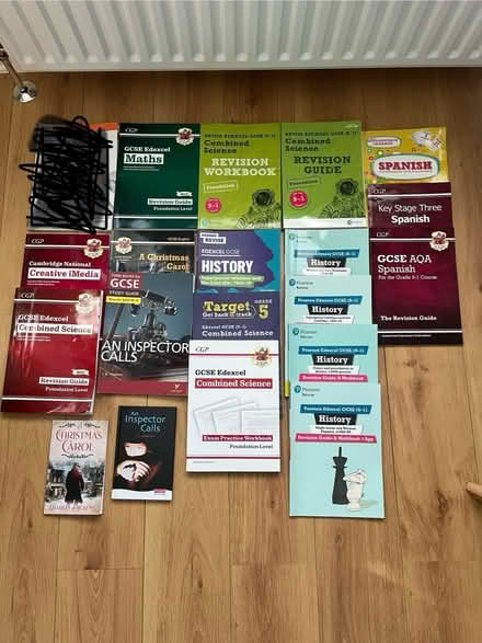 Photo of free GCSE Revision Guides (Whitley Bay NE25) #1