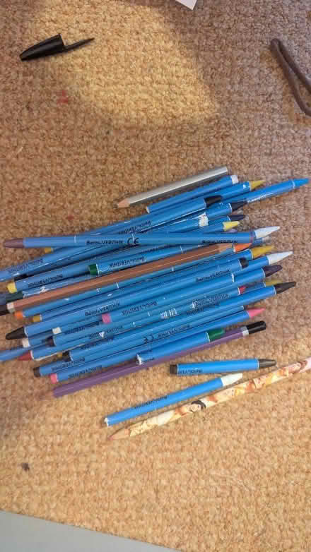 Photo of free Set of colouring pencils (Chesterfield S40) #1