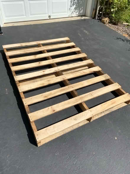 Photo of free Wood pallet (South Leesburg near Brambleton) #1