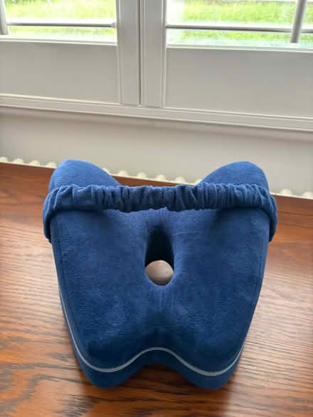 Photo of free Knee pillow for sleeping (Surbiton KT6) #1