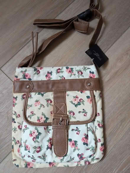 Photo of free New Look Handbag (Carmarthen) #1