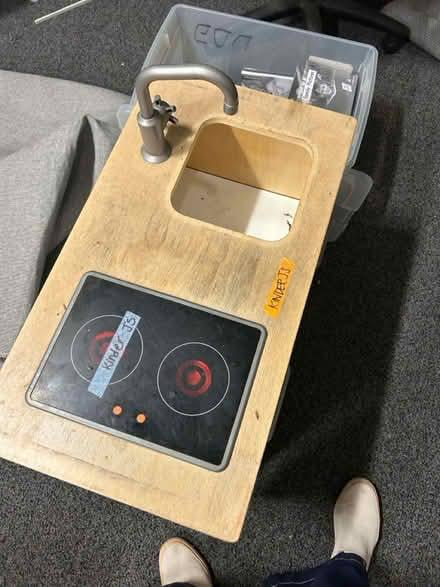 Photo of free Play kitchen (Beverly Grove in Los Angeles) #2