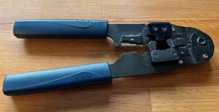Photo of free RJ45 (Ethernet plug) crimp tool (Bishopston BS7) #2