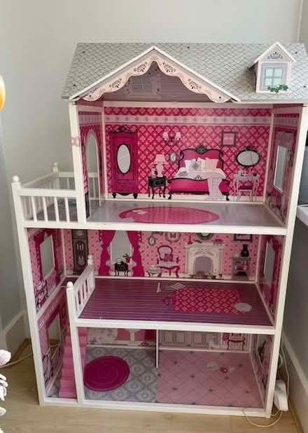 Photo of free Dolls House (Ashburton SE25) #1