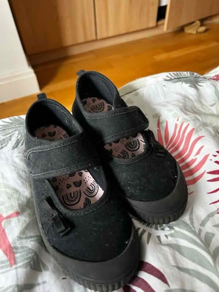 Photo of free PE shoes (HA0) #3