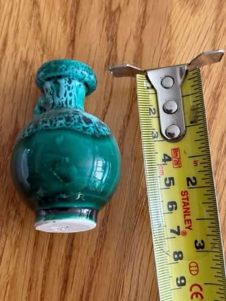 Photo of free Ornamental Urn (GU22) #3