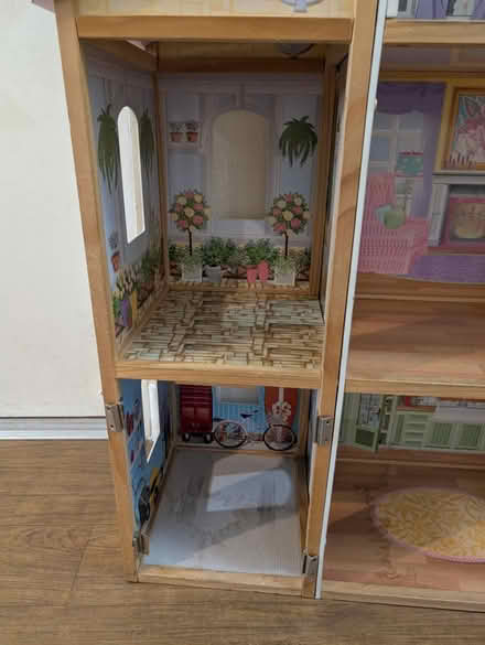 Photo of free Large doll house (Downtown Oak Park) #3