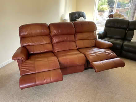 Photo of free La-Z-Boy 2/3 seat reclining settee (Lincoln, LN1 1AB) #2