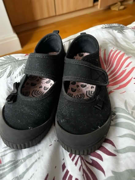 Photo of free PE shoes (HA0) #1