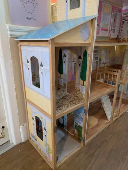 Photo of free Large doll house (Downtown Oak Park) #2