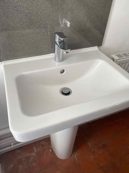 Photo of free Bathroom basin (Huntingdon PE29) #1