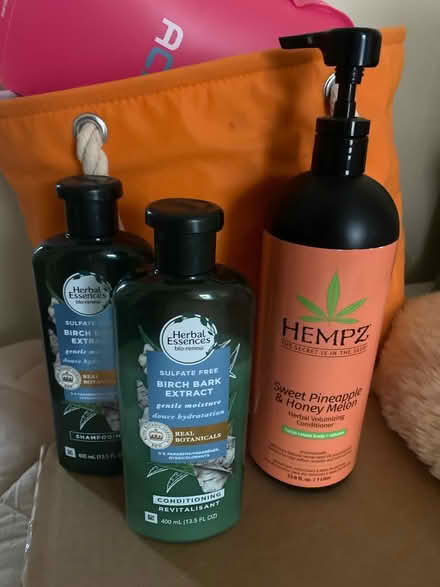 Photo of free Shampoo/Conditioner (Stoneham) #1