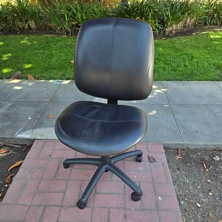 Photo of free Office Swivel Chair (280 Chiquita Ave Mtn Vw) #1