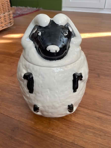 Photo of free China sheep biscuit barrel (Southborough TN4) #1