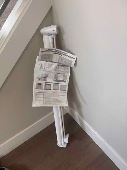 Photo of free Retractable safety gate - brand new (Kirkland Totem Lake) #1