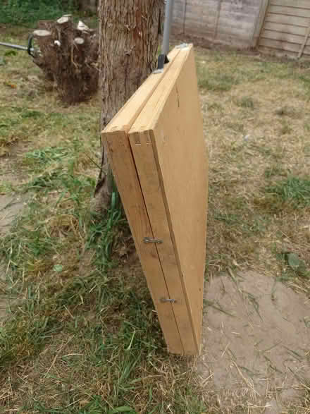 Photo of free Wall papering table (Nanpantan LE11) #1