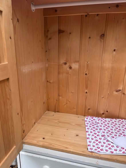 Photo of free Small wardrobe (Wandsworth Common SW12) #3