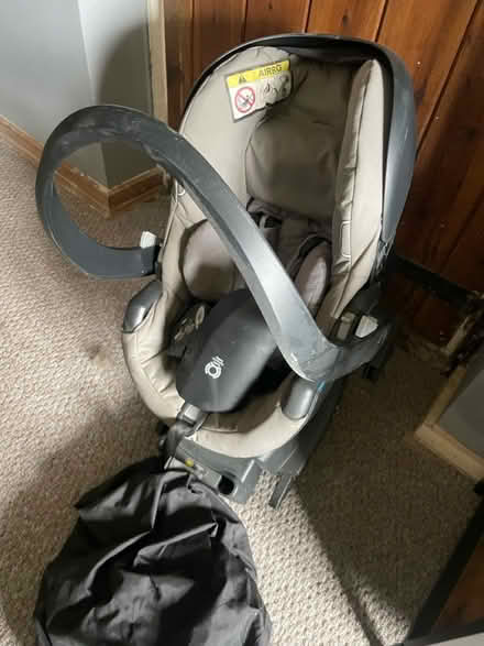 Photo of free Babyzen Yoyo Isofix Car Seat & Base (ME9) #1