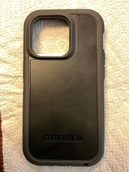 Photo of free Otter Box for iPhone 14 Pro (32832) #3